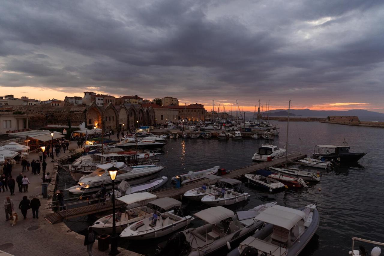 Destino Home Overlooking The Venetian Port Of Chania ハニア エクステリア 写真