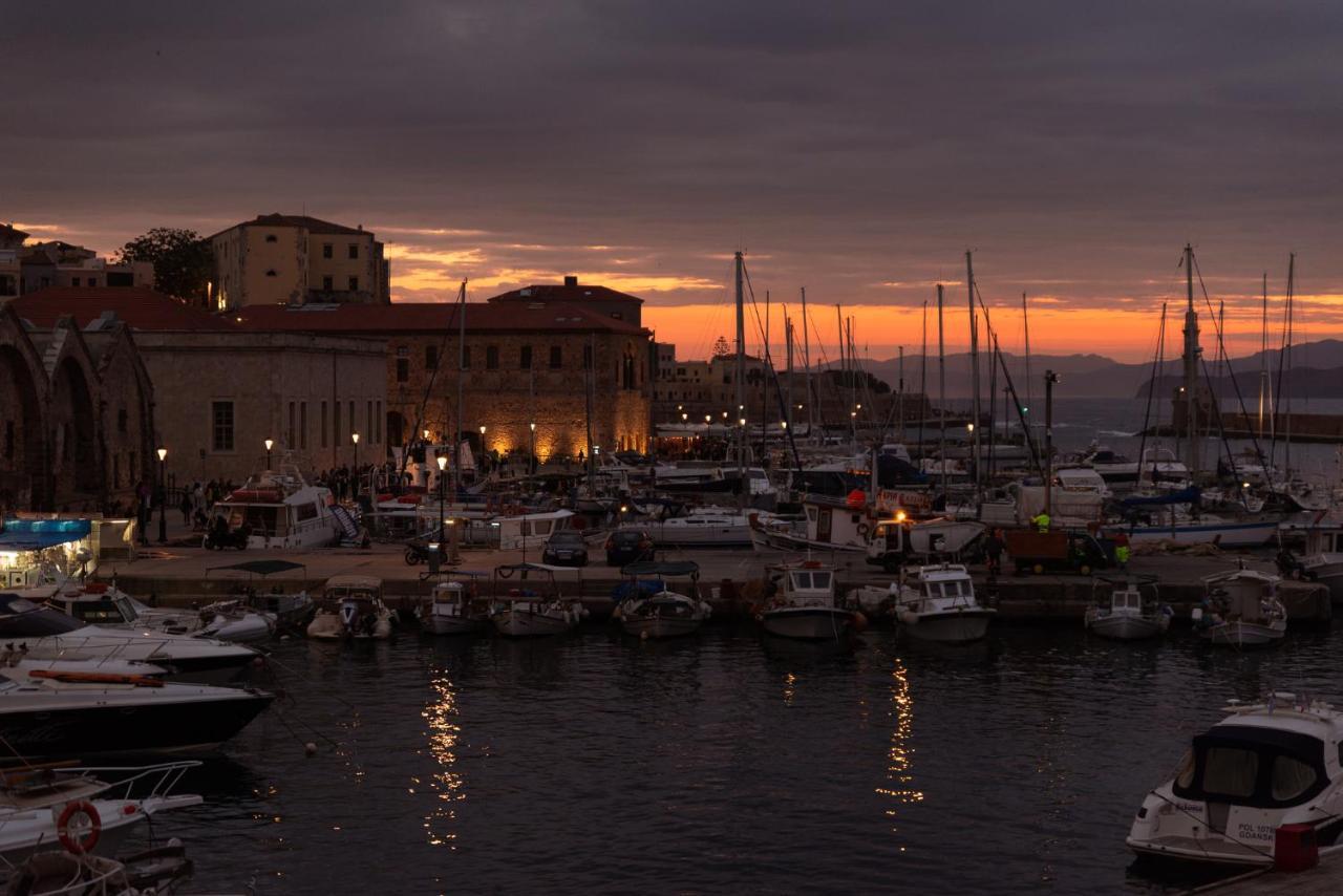 Destino Home Overlooking The Venetian Port Of Chania ハニア エクステリア 写真