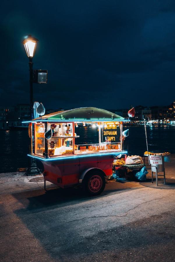 Destino Home Overlooking The Venetian Port Of Chania ハニア エクステリア 写真
