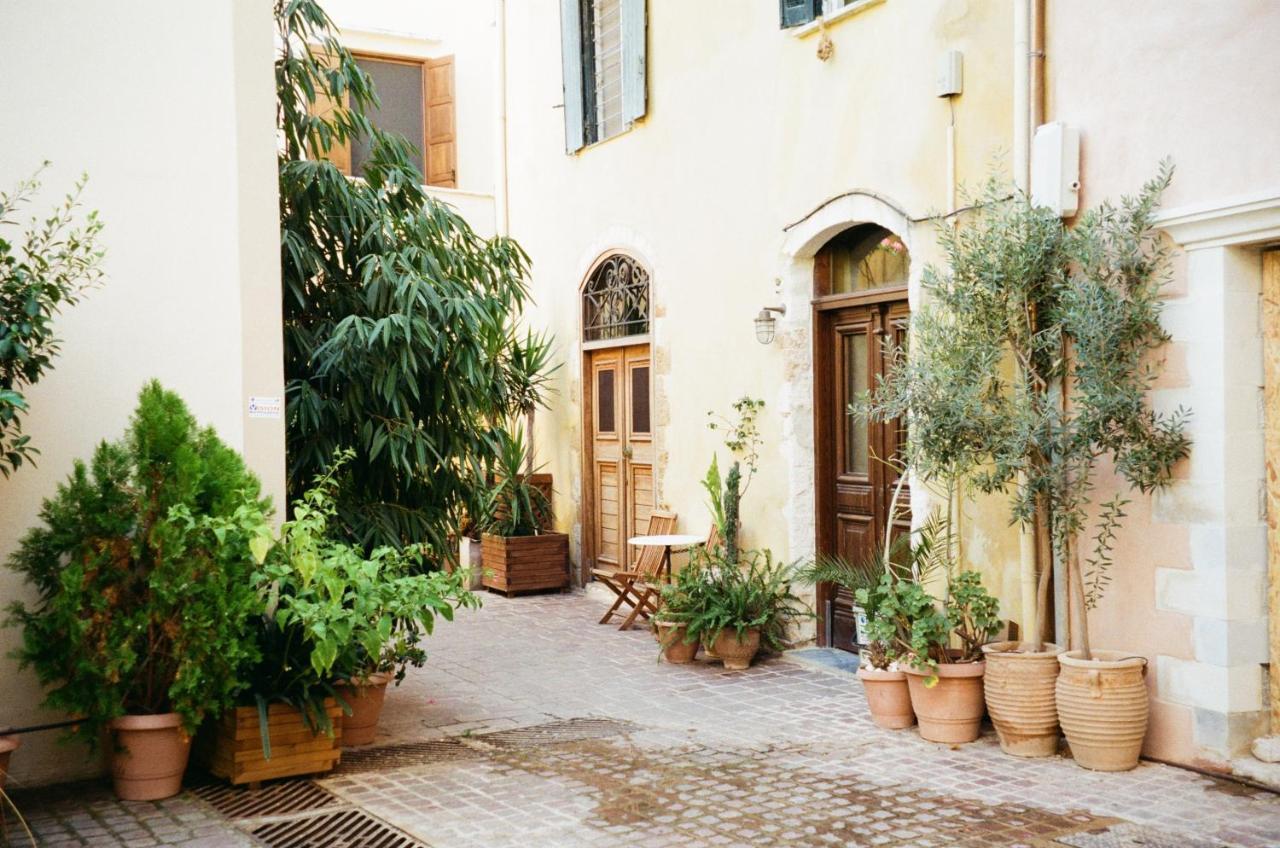 Destino Home Overlooking The Venetian Port Of Chania ハニア エクステリア 写真