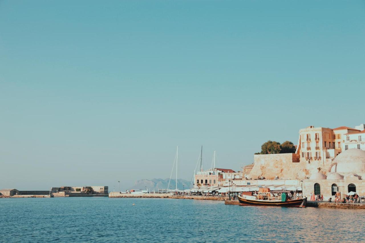 Destino Home Overlooking The Venetian Port Of Chania ハニア エクステリア 写真